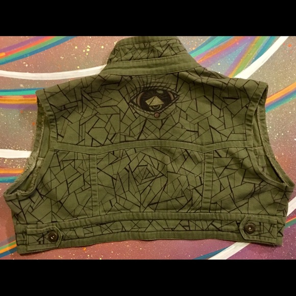 RARE one of a kind hand painted cropped olive vest - Picture 2 of 5